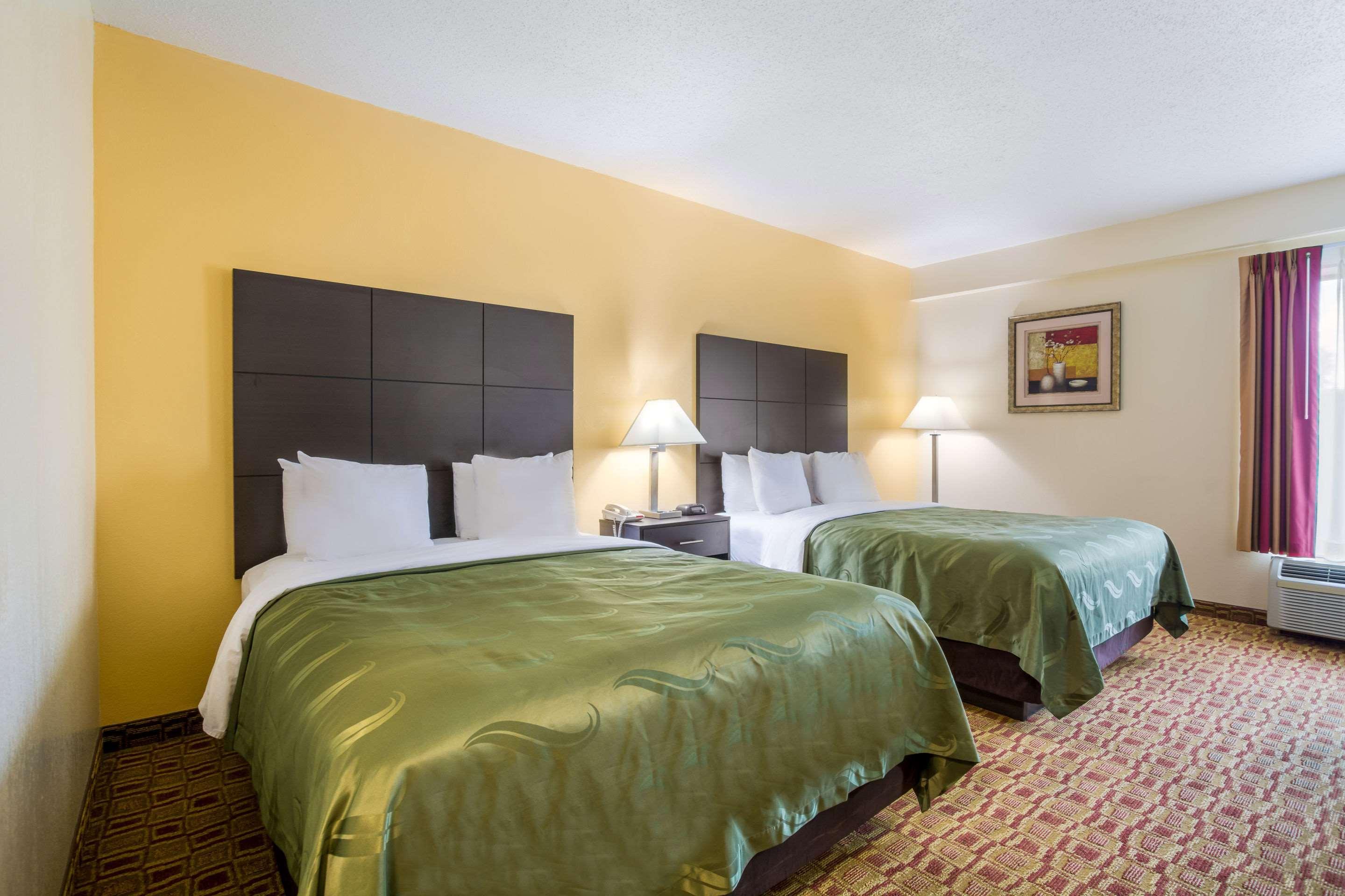 Quality Inn & Suites Sellersburg Exterior foto