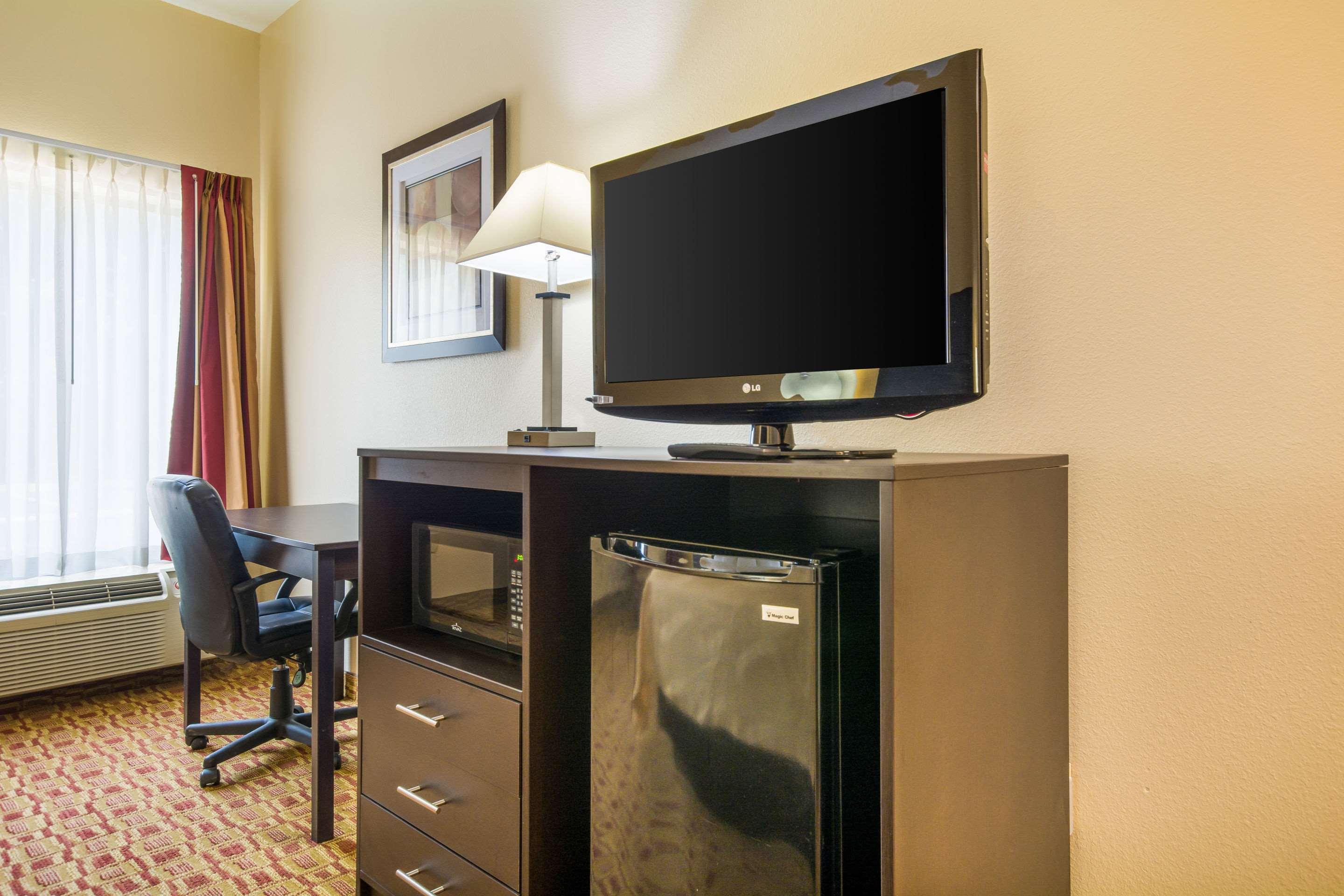 Quality Inn & Suites Sellersburg Exterior foto