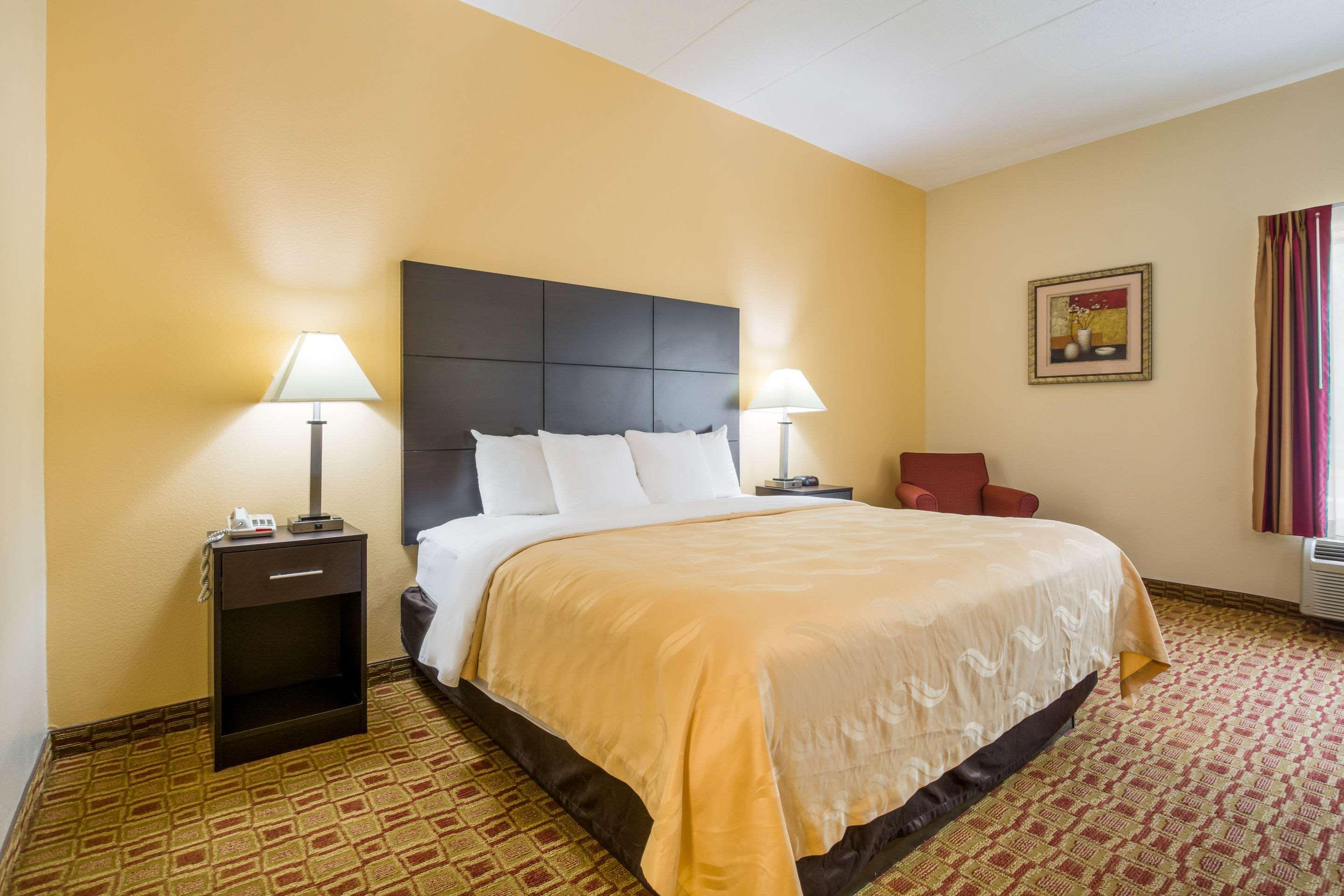 Quality Inn & Suites Sellersburg Exterior foto