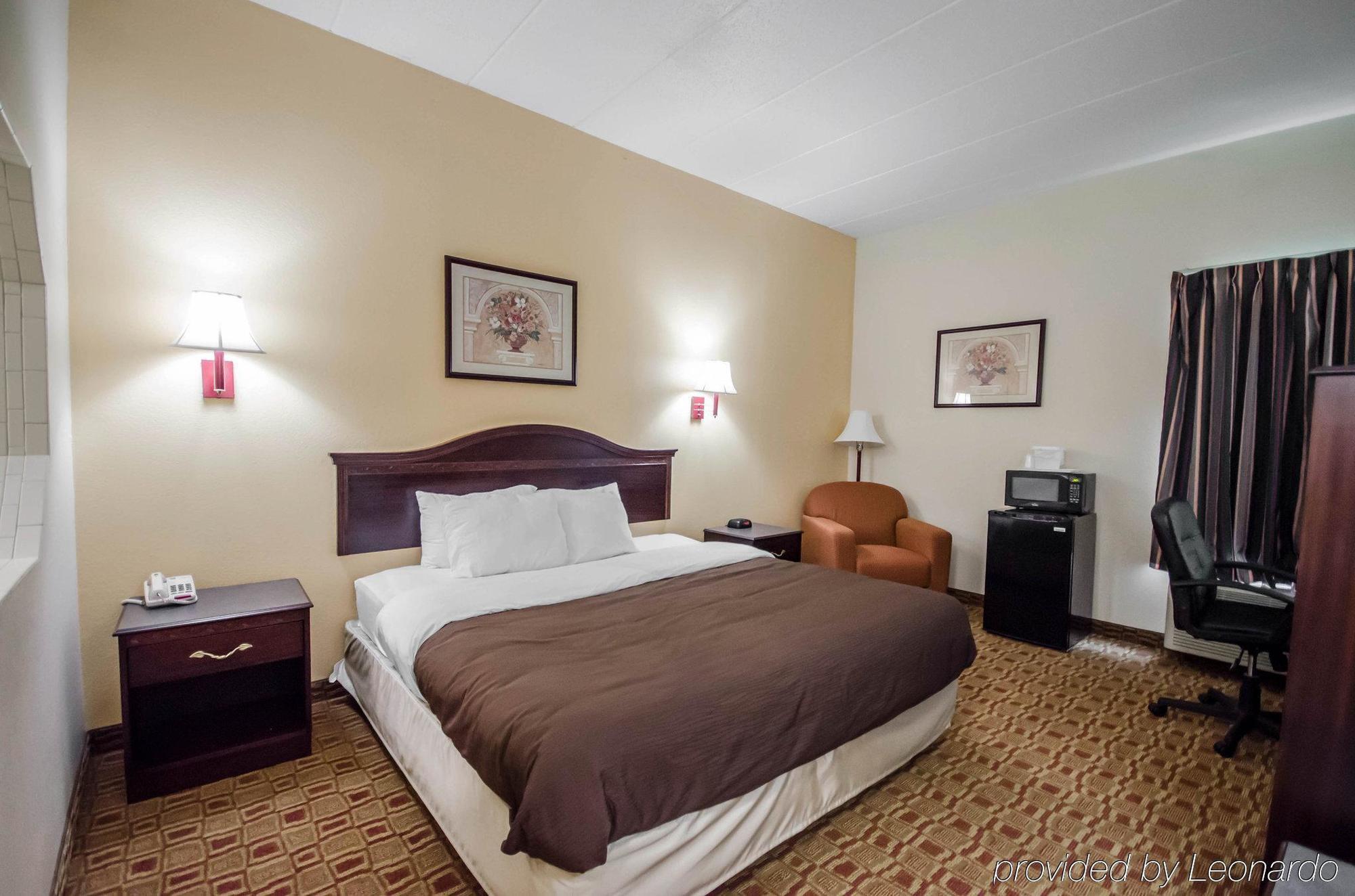Quality Inn & Suites Sellersburg Exterior foto