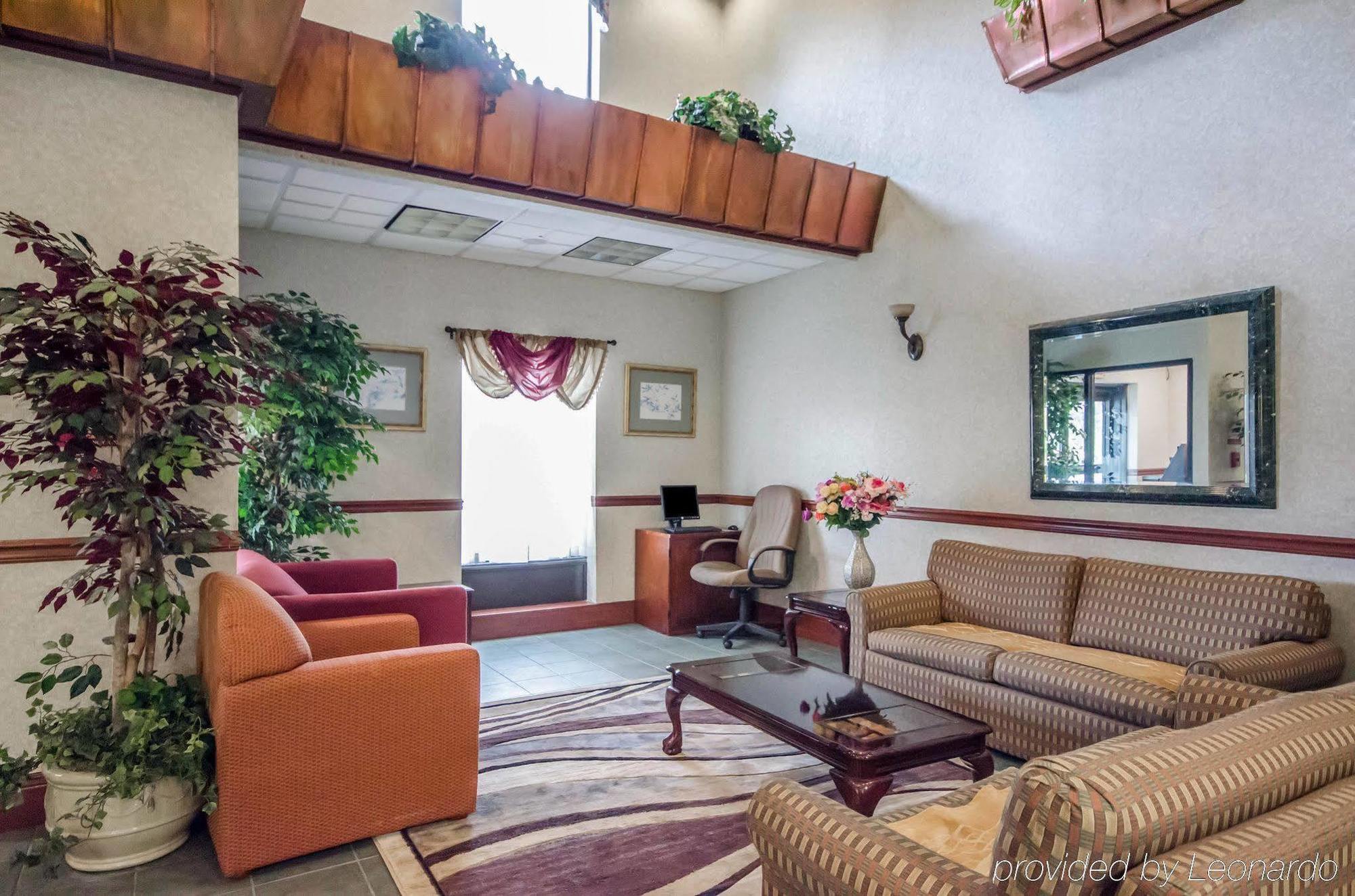Quality Inn & Suites Sellersburg Exterior foto